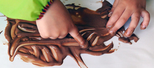 Пальчиковое рисование шоколадом